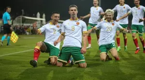 {{ otherArticle[0].article.title }}