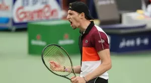 Лидерът е аут! Местен любимец отстрани фаворита и чака Григор Димитров за финала в Марсилия