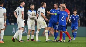 {{ otherArticle[0].article.title }}