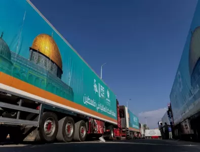 Едва 20 от 200 камиона преминаха успешно: Египет отново затвори границата с Газа