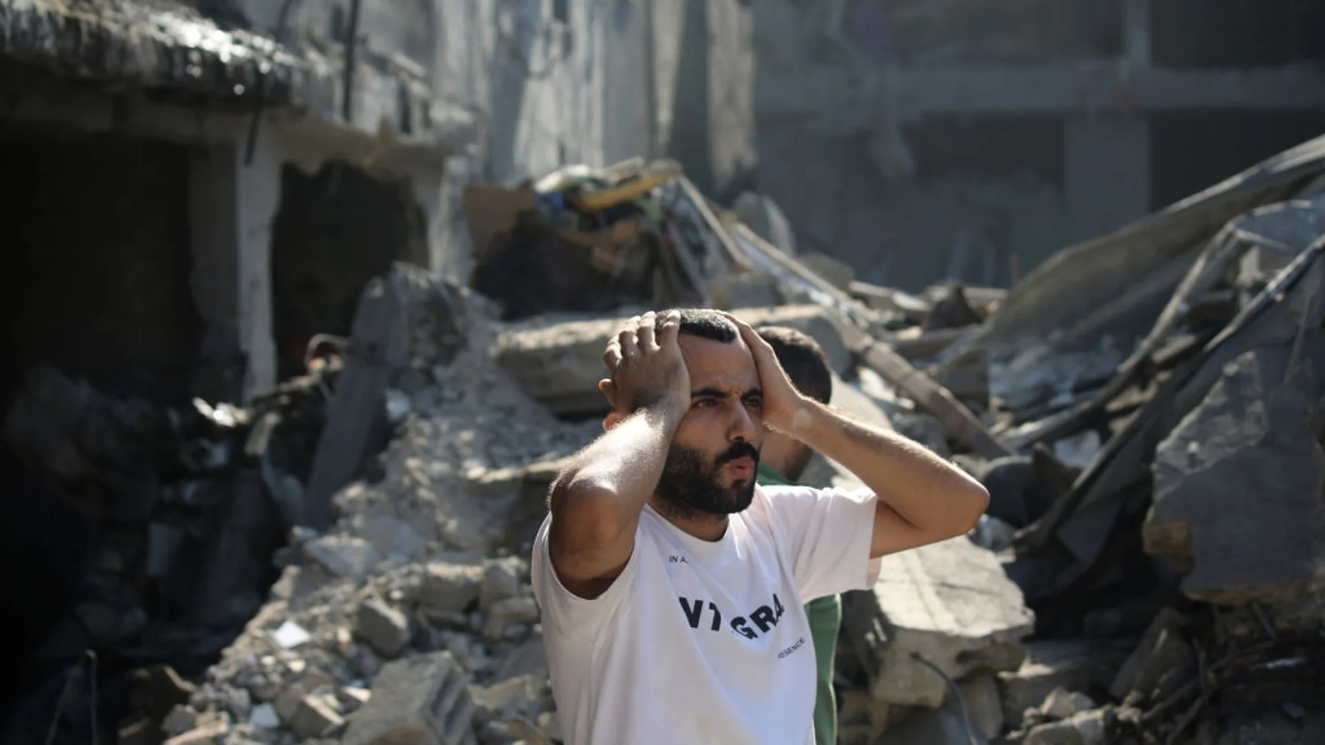 Най-малко 36 души бяха убити при бомбардировка в Газа