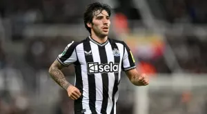 Нюкасъл ще съди Милан заради любителя на залози Тонали