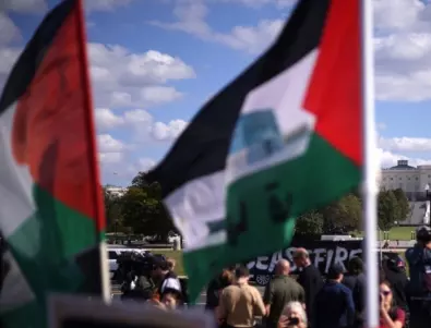 Арестуваха мъж, пуснал мишки с палестинското знаме в 