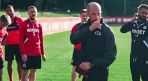 {{ otherArticle[0].article.title }}