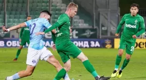 {{ otherArticle[0].article.title }}