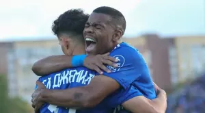 {{ otherArticle[0].article.title }}