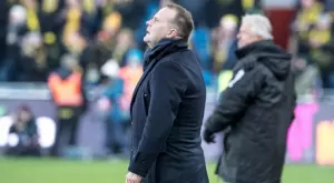 ВИДЕО: Изобразен като плъх и обесен - фенове отмъстиха на треньор, че ги заряза в средата на сезона