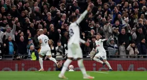 Поход към титлата! Мощен Тотнъм оглави Висшата лига след бой в лондонско дерби, Сон с юбилеен гол (ВИДЕО+СНИМКИ)