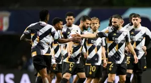 Проблемно пътуване за Реал Мадрид - сменен полет и катастрофа, причинена от любопитен фен