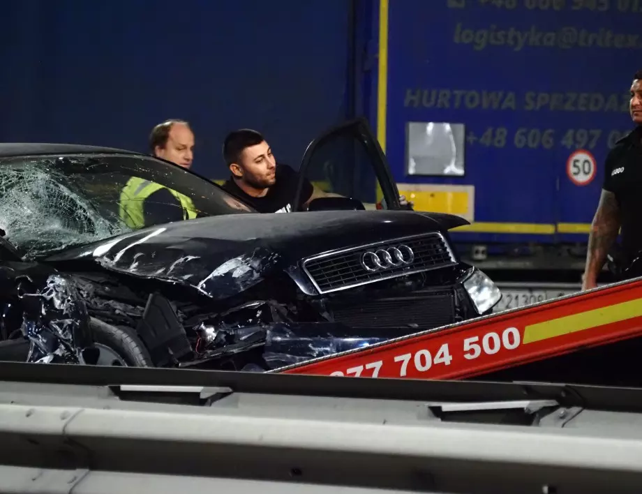 Тежка катастрофа между камион и четири коли край София, има пострадали