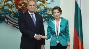 Раева получи "венеца на професионалния си път": Радев ѝ връчи орден "Стара планина"
