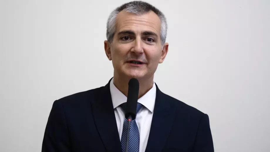 Министърът на спорта оптимист за българския футбол след оставката на Михайлов