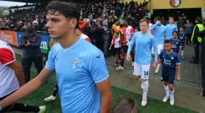 Йорданов и Лацио изоставаха с 2 гола, но взеха точка от Фейенорд