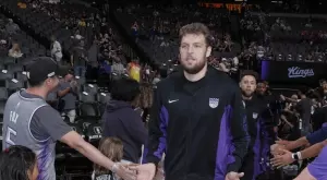 Александър Везенков избухна с първа забивка и е в топ 4 от Сакраменто (ВИДЕО)