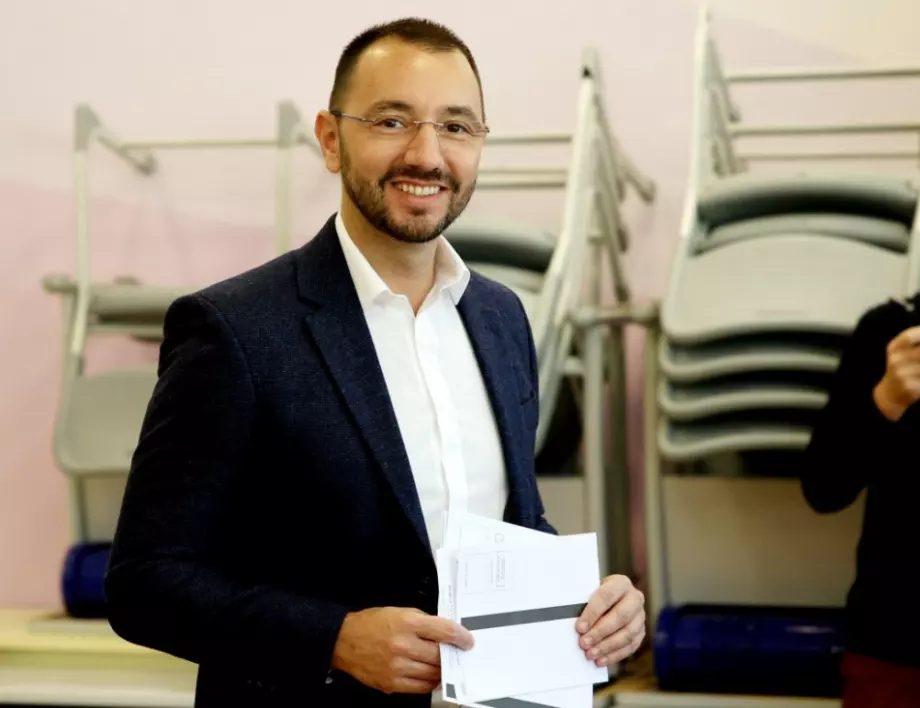 "Ще гласувам с разум, не с емоция": Хекимян обяви, че ще подкрепи Васил Терзиев на балотажа
