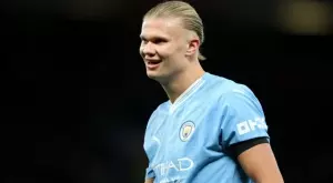 "Нуждая се от шот...": Холанд пие за триумфа на Манчестър Сити (СНИМКИ)