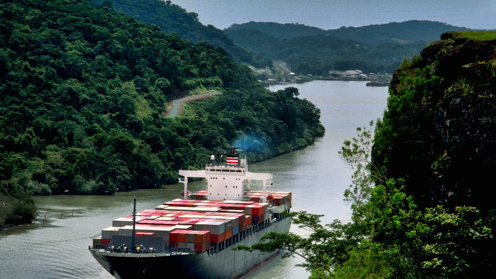 Ще наруши ли сушата в Панамския канал световната търговия догодина (ВИДЕО)