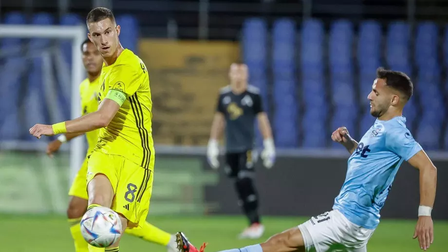 Радослав Цонев бързо си намери нов отбор, ще играе в осмия в Казахстан