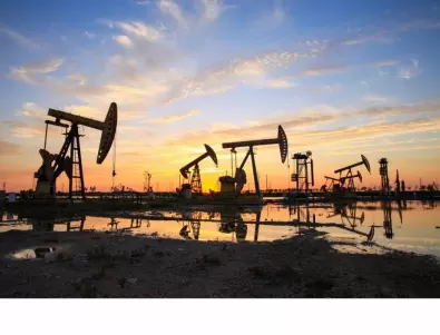 Цените на петрола се определят от повишените запаси в САЩ 