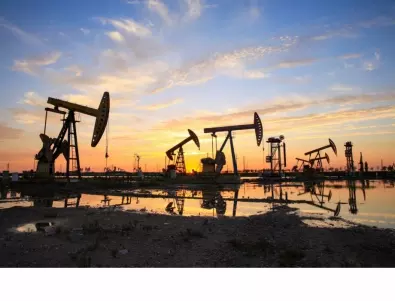 Страни от ОПЕК+ ще ограничат допълнително добива на петрол