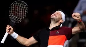 {{ otherArticle[0].article.title }}