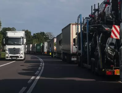 Полските превозвачи дадоха старт на обещаната блокада на украинската граница (ВИДЕО)