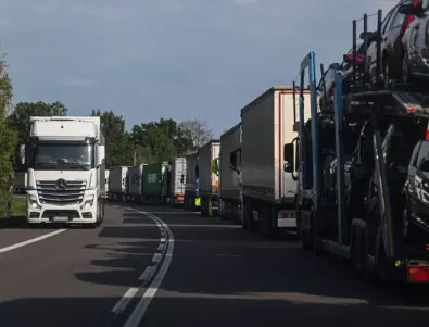 Границата между Украйна и Полша е задръстена с хиляди камиони: Каква е цената на блокадата? (ВИДЕО)