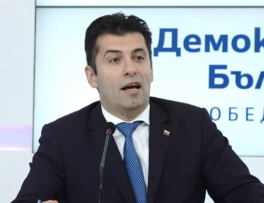 Целият народ нас чака