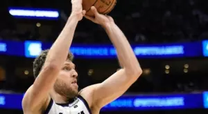 Защо Александър Везенков отпадна от ротацията на Сакраменто Кингс? 