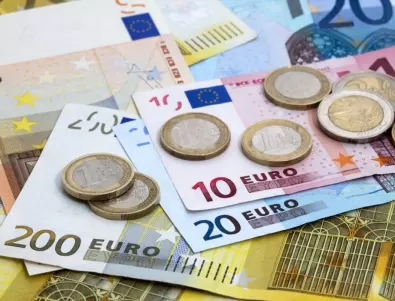 Европарламентът приема нови правила за осигуряване на незабавни плащания в евро
