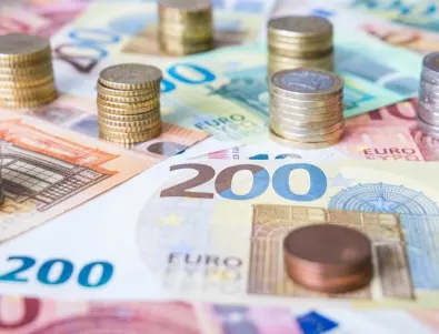 ЕС: Косово да осигури преходен период преди да премине от динар към евро  