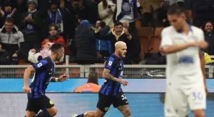 Не е за вярване! Италиански национал изуми с гол от тъча от 50 метра! (ВИДЕО)