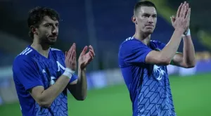 {{ otherArticle[0].article.title }}