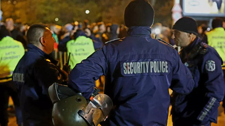 След ексцесиите на протеста срещу БФС: Има ли отстранени полицаи и колко?