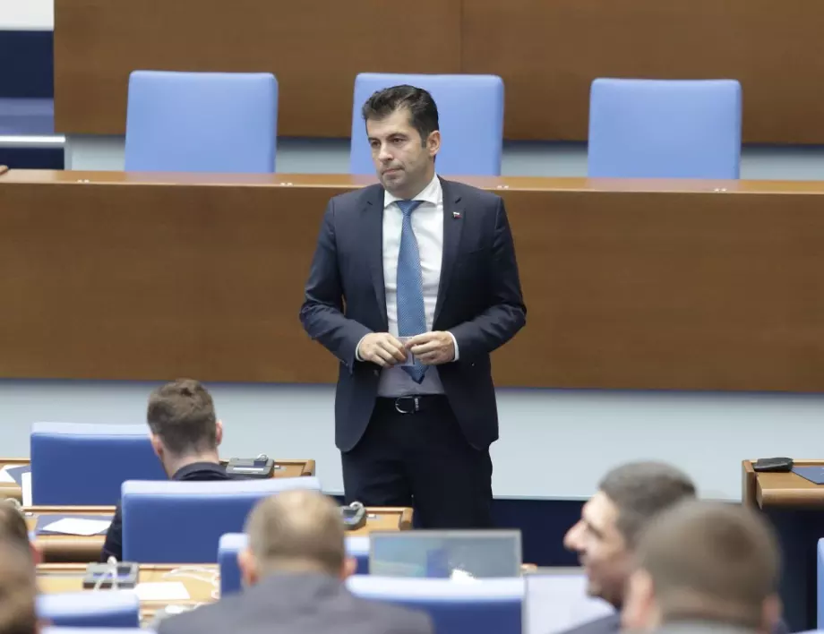 "Всичко се слага на масата": Кирил Петков не вижда бъдещето на парламента, ако не се приеме новата Конституция