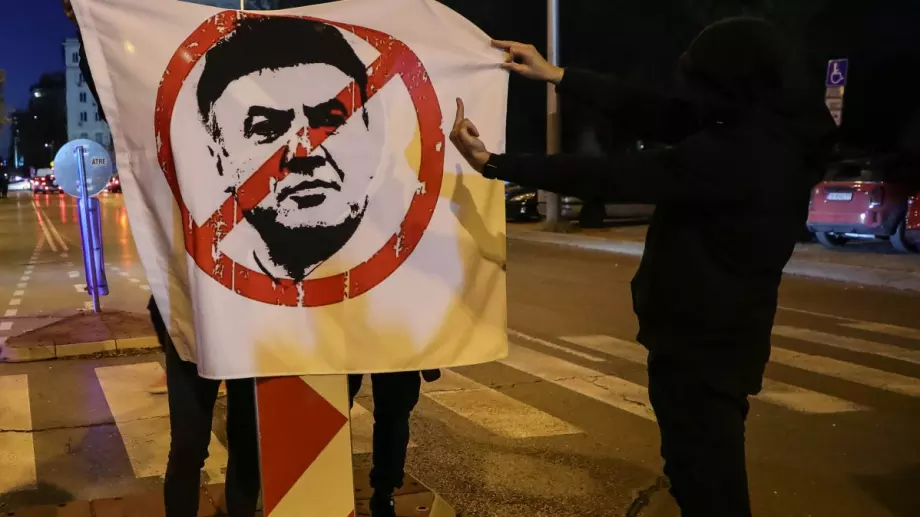 Протестиращите с конкретни очаквания след оставката на Борислав Михайлов