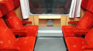 Общо 20 вагона с нови тапицирани седалки ще пътуват във влаковете на БДЖ