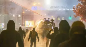 {{ otherArticle[0].article.title }}