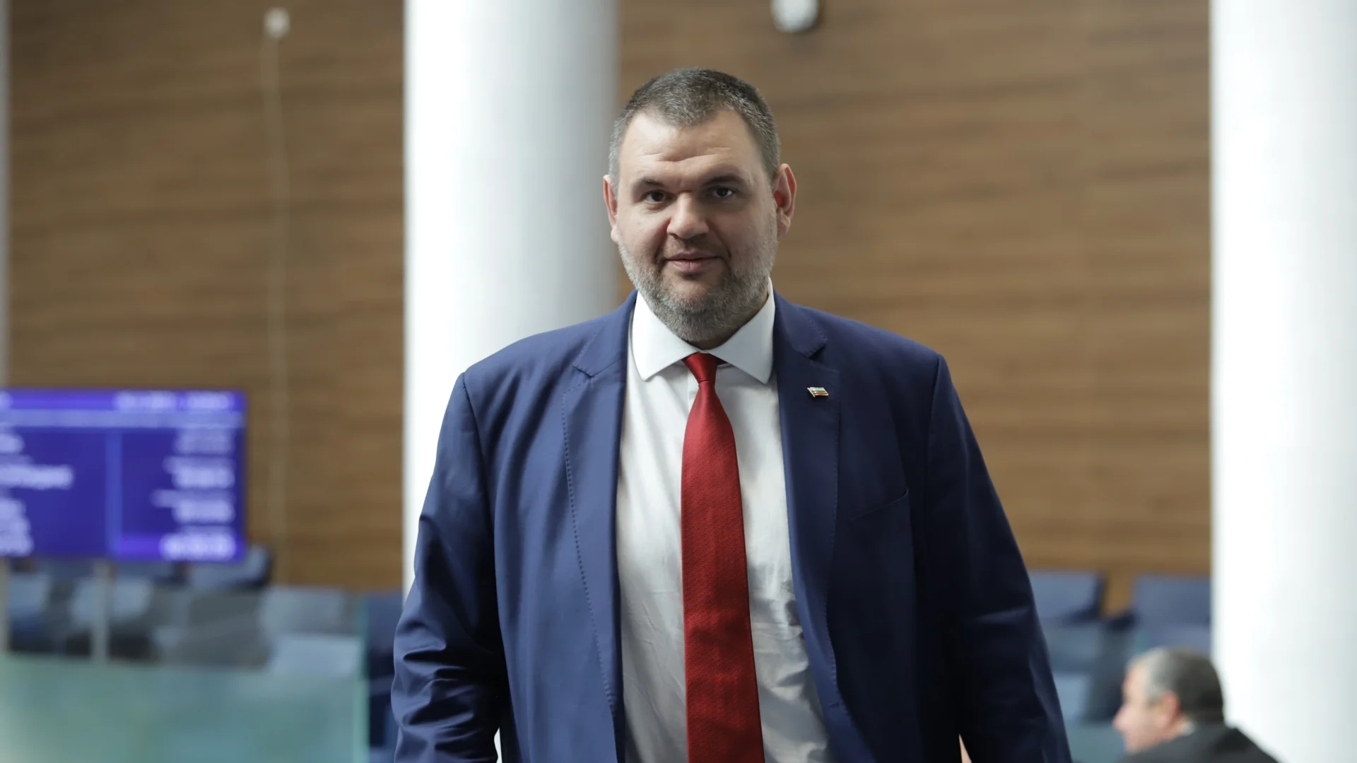 Делян Пеевски атакува Румен Радев заради промените в Конституцията