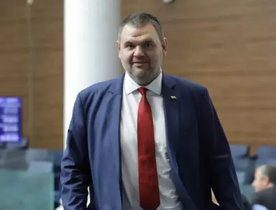 Делян Пеевски атакува Румен Радев заради промените в Конституцията