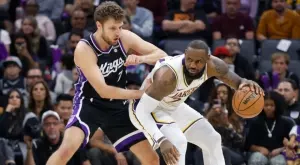 Въпреки ОГРОМНАТА разлика: Александър Везенков е пред Леброн Джеймс по 3 показателя