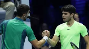 Алкарас победи Новак Джокович след обрат в демонстративен двубой