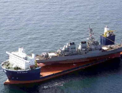 Поредна атака? Съмнителни лодки преследвали британски товарен кораб край Йемен