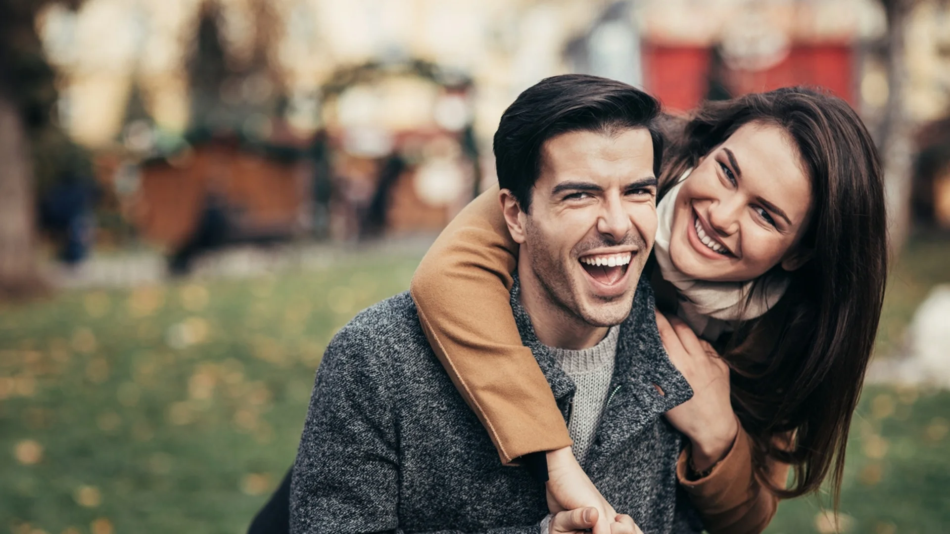 Любов между еднакви зодии: Коя двойка е най-добрата?