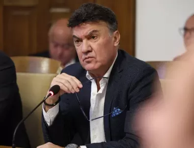 Боби Михайлов се изпра от кръвта на протеста срещу него (ВИДЕО)