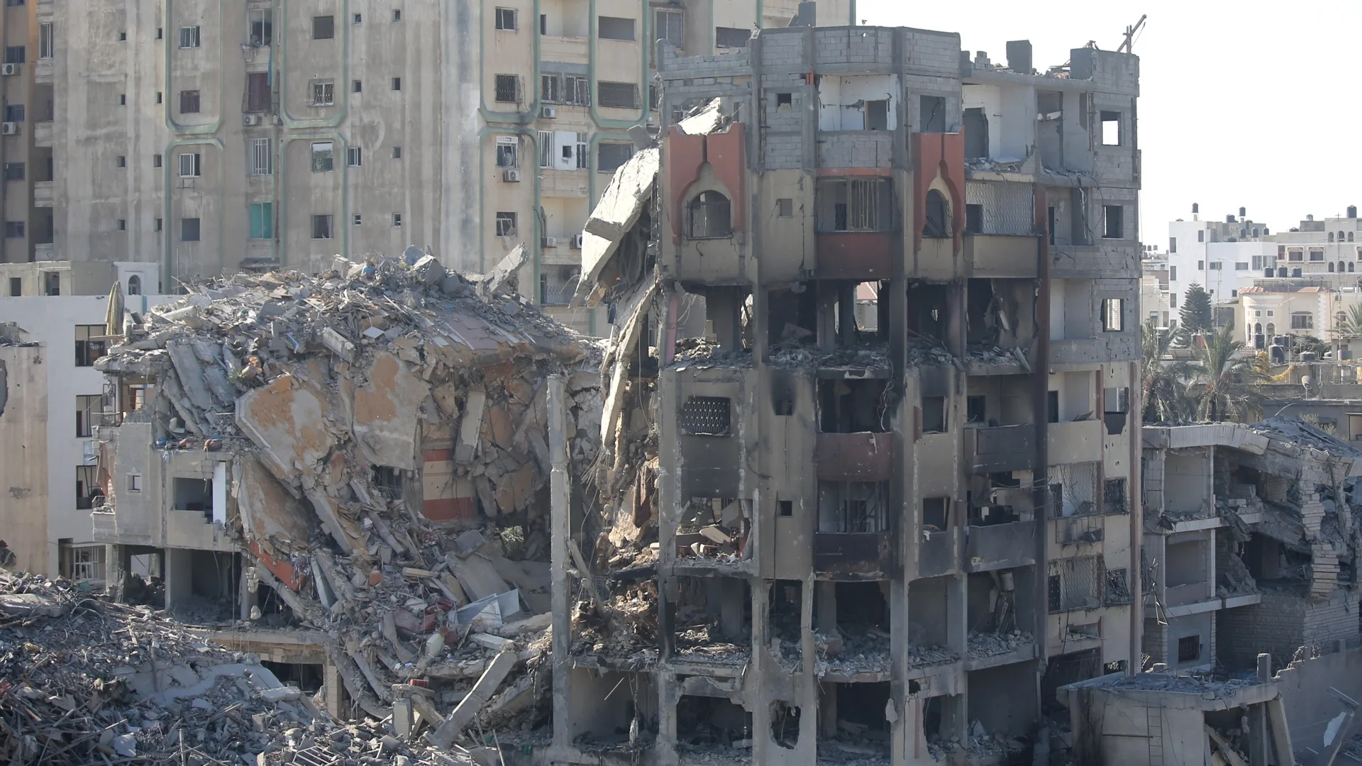 Анализ: Повече от половината сгради в Газа са унищожени (СНИМКИ)