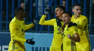 {{ otherArticle[0].article.title }}