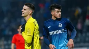 {{ otherArticle[0].article.title }}