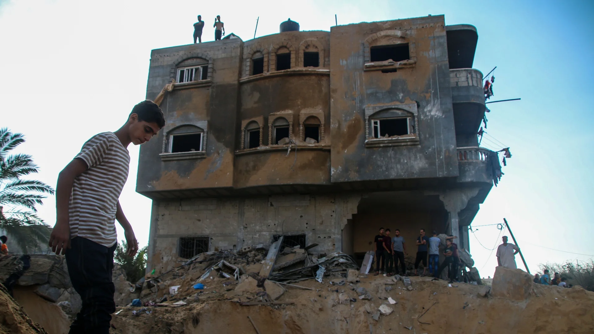 Израелската армия превзе Рафах - единствената точка за официално преминаване между Газа и Египет (ВИДЕА)