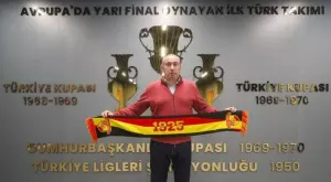 Станимир Стоилов прибира шестцифрена заплата в лева в турския Гьозтепе?